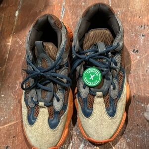 Gently worn Adidas Yeezys size 11.5